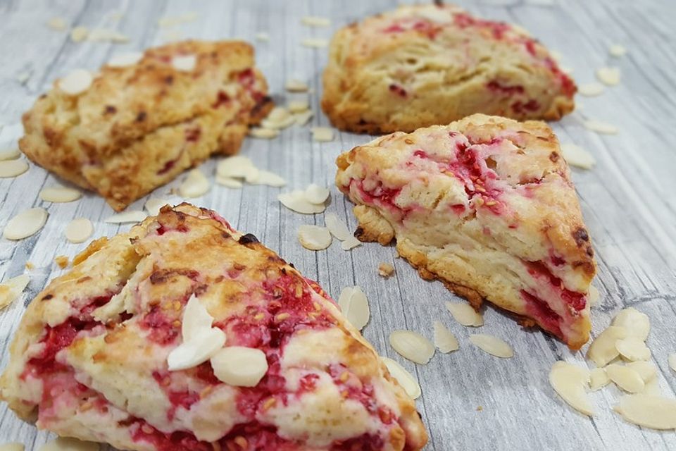 Mandel Himbeer Scones