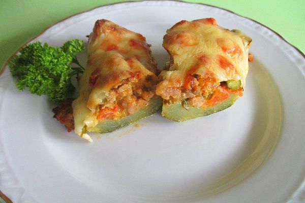 Überbackene Gurke mit Tomaten-Hackfleisch von movostu | Chefkoch