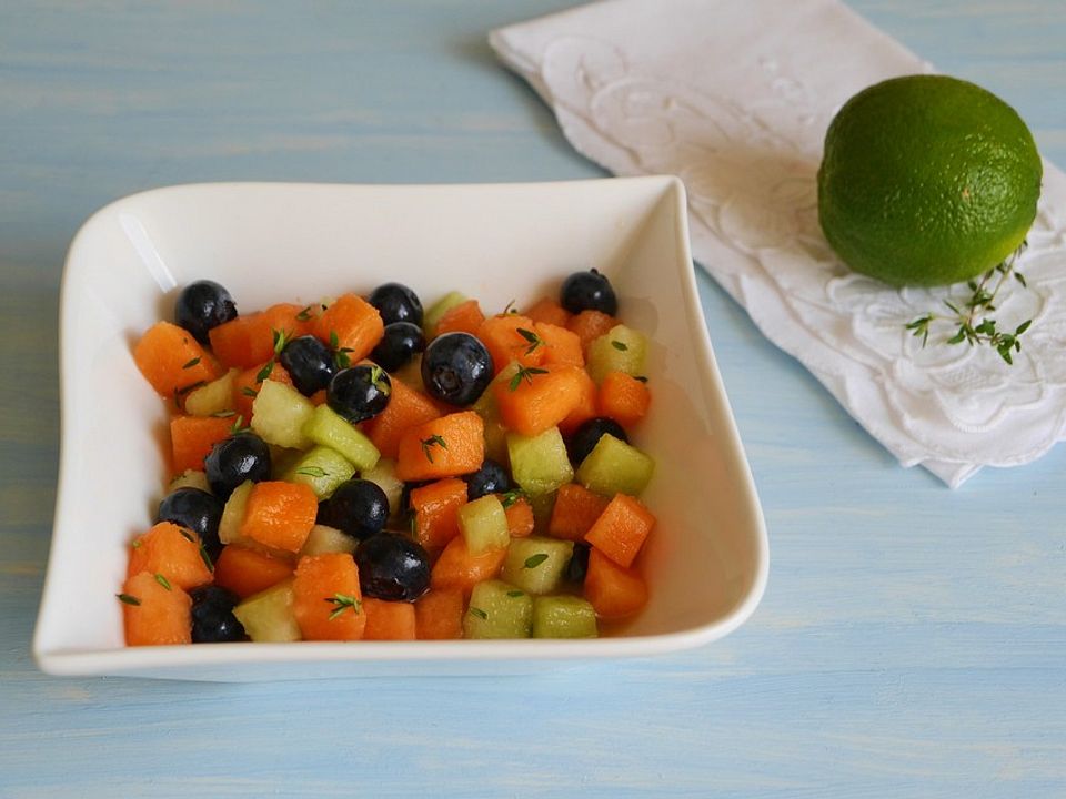 Melonen-Blaubeer-Salat mit Zitronenthymiandressing von ars_vivendi ...