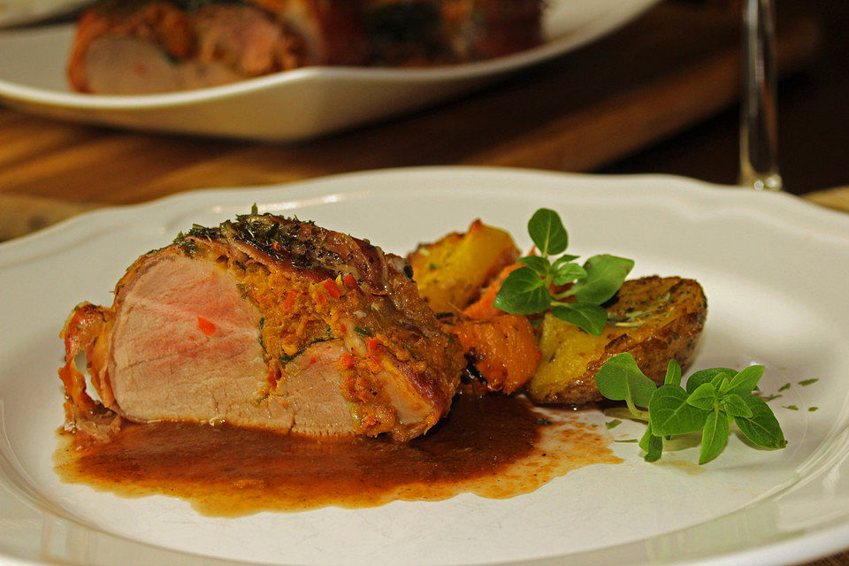 Filet mit Paprikapesto an Estragon-Kartoffelspalten