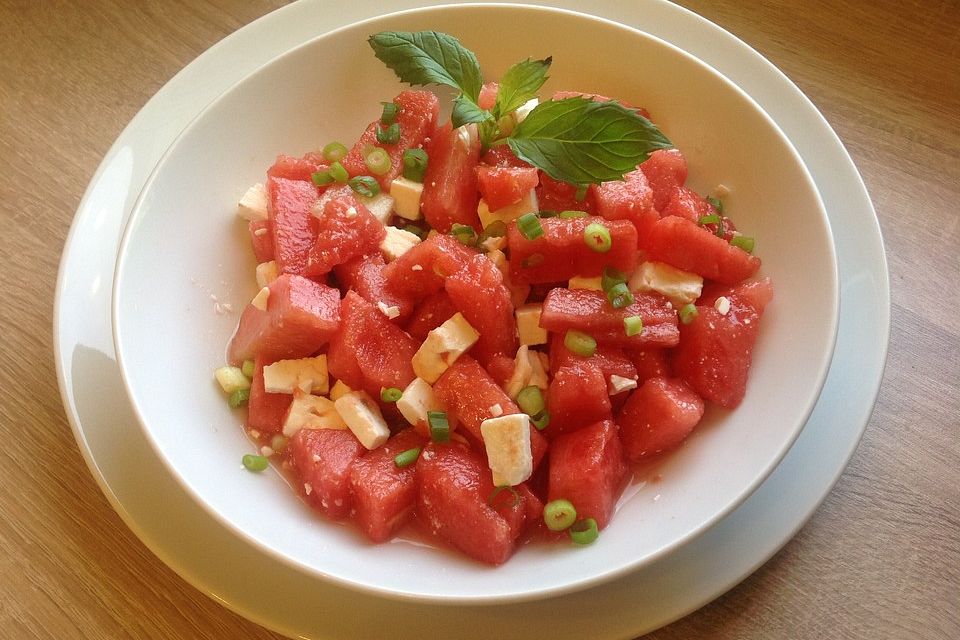 Melonen-Feta-Salat mit Lauchzwiebeln