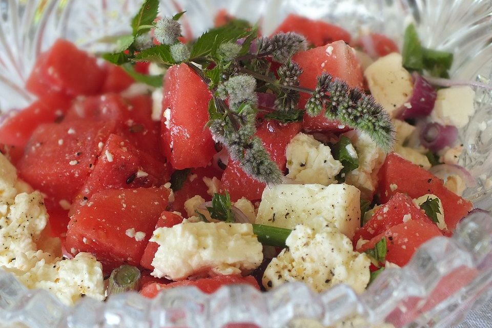 Melonen-Feta-Salat mit Lauchzwiebeln