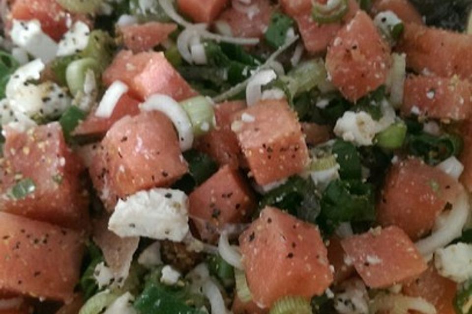 Melonen-Feta-Salat mit Lauchzwiebeln