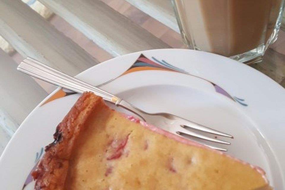 Käsekuchen ohne Boden mit Johannisbeeren