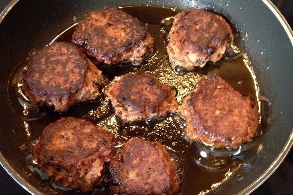 Vegetarische Bouletten mit schwarzen Bohnen