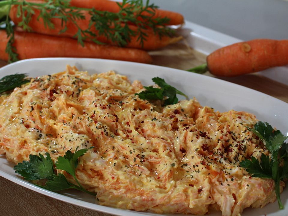 Karottensalat mit Joghurt von Meinerezepte_Aynur| Chefkoch