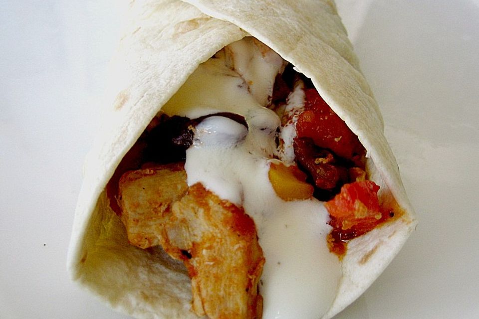 Mexikanische Tortilla - Wraps mit Hähnchenfüllung