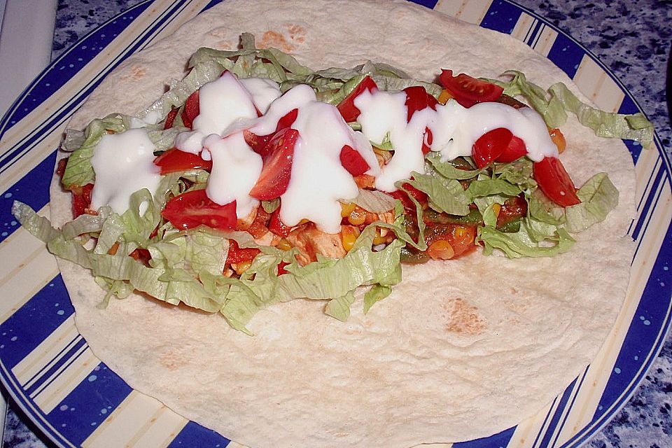 Mexikanische Tortilla - Wraps mit Hähnchenfüllung