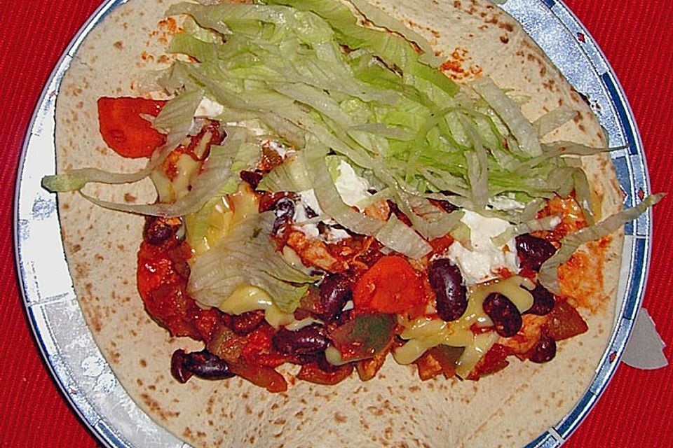 Mexikanische Tortilla - Wraps mit Hähnchenfüllung