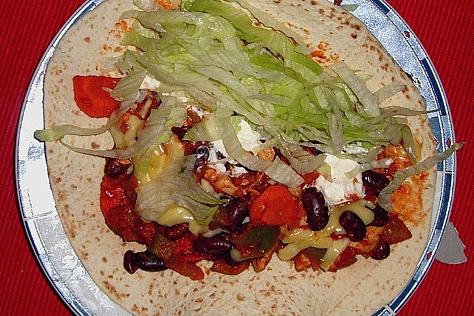 Mexikanische Tortilla - Wraps mit Hähnchenfüllung