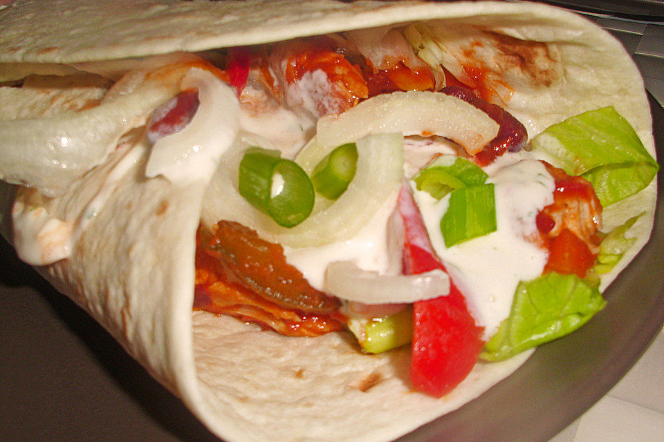 Mexikanische Tortilla - Wraps mit Hähnchenfüllung