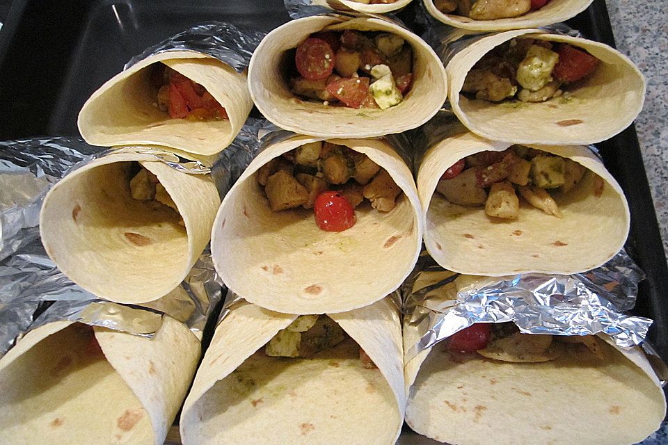 Mexikanische Tortilla - Wraps mit Hähnchenfüllung