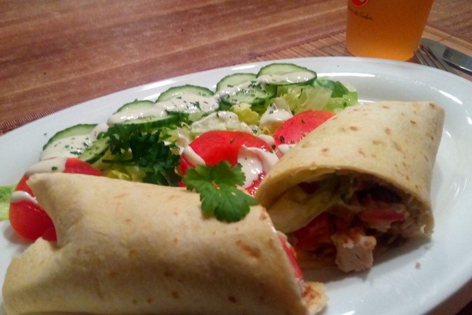 Mexikanische Tortilla - Wraps mit Hähnchenfüllung