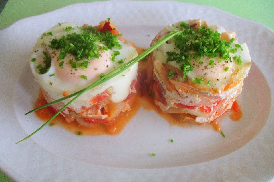 Eier auf Tomaten-Kohlrabi-Ragout