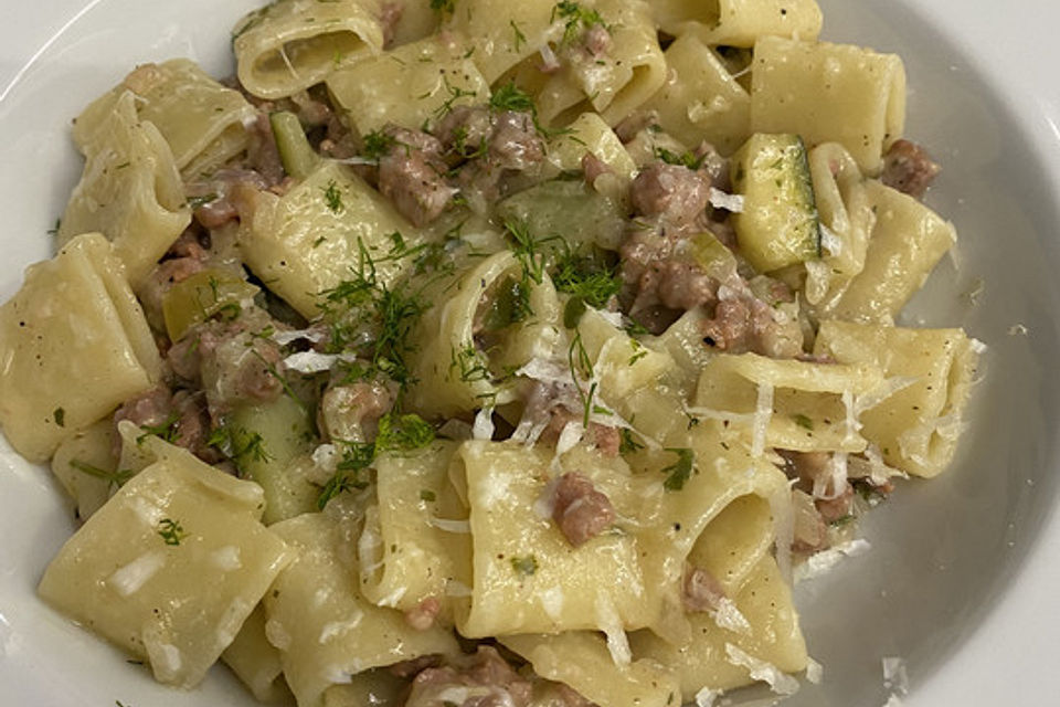 Pasta mit Fenchel und Salsiccia