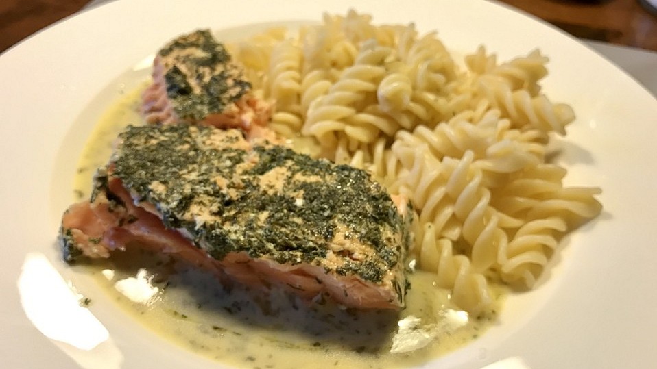Gebratener Lachs mit Zitronen-Dill-Sauce von passatxx59