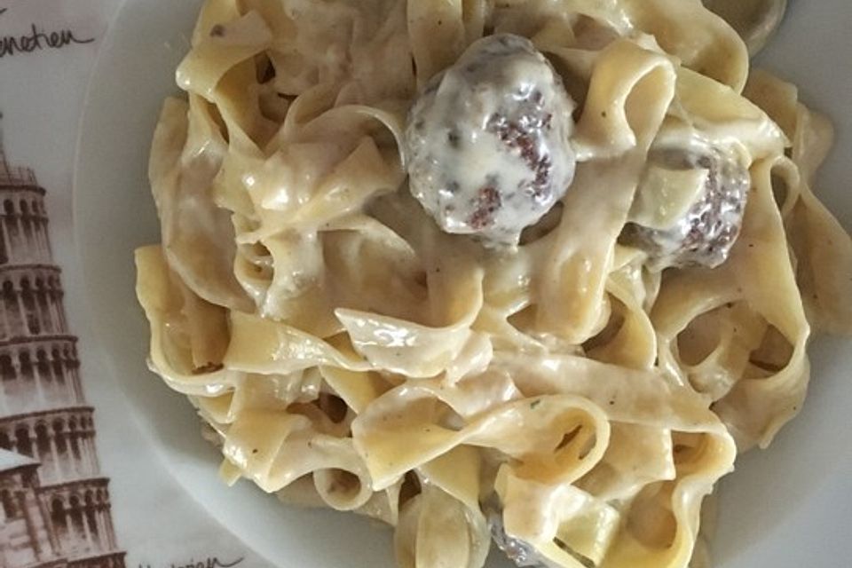 Schwedische Meatball-Pasta