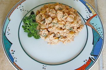 Rosa Hühnchensalat mit Kohlrabi