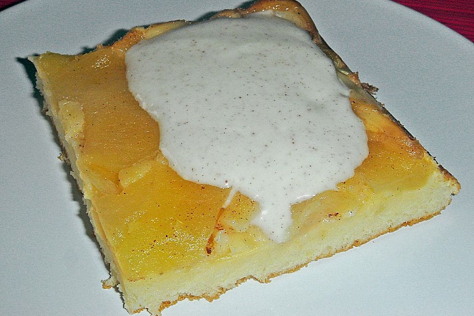 Apfelpfannkuchen mit Honigsauce