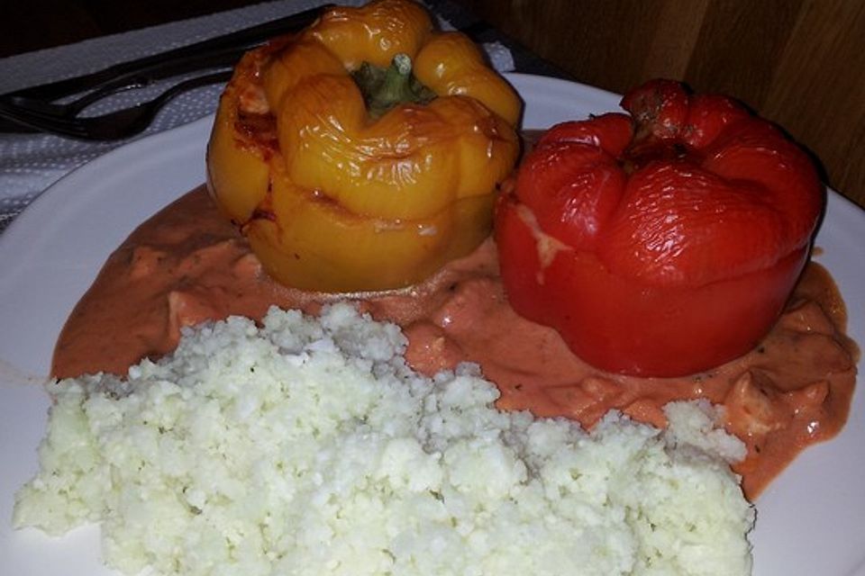 Gefüllte Paprika mit Hähnchen