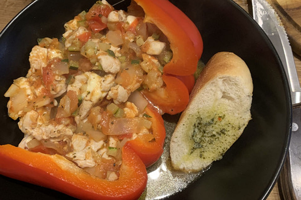 Gefüllte Paprika mit Hähnchen