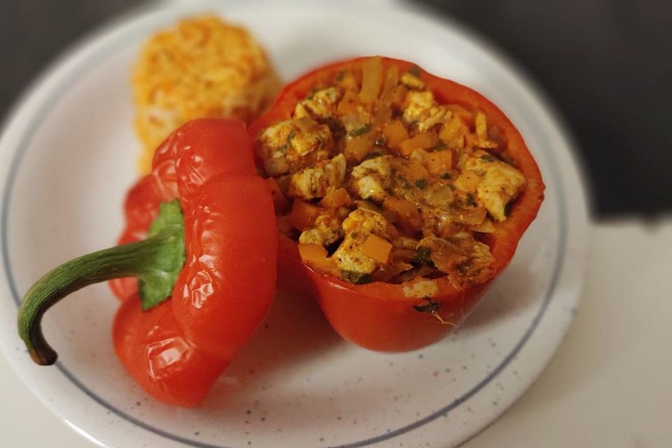 Gefüllte Paprika mit Hähnchen