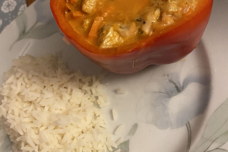 Gefüllte Paprika mit Hähnchen