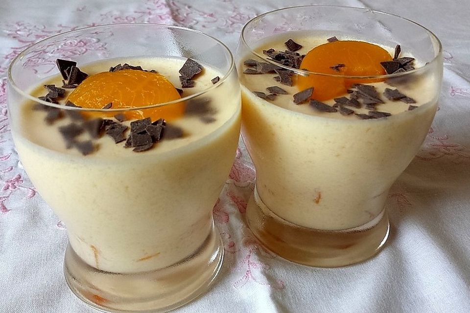 Feine Pfirsich-Maracuja-Buttermilch-Creme