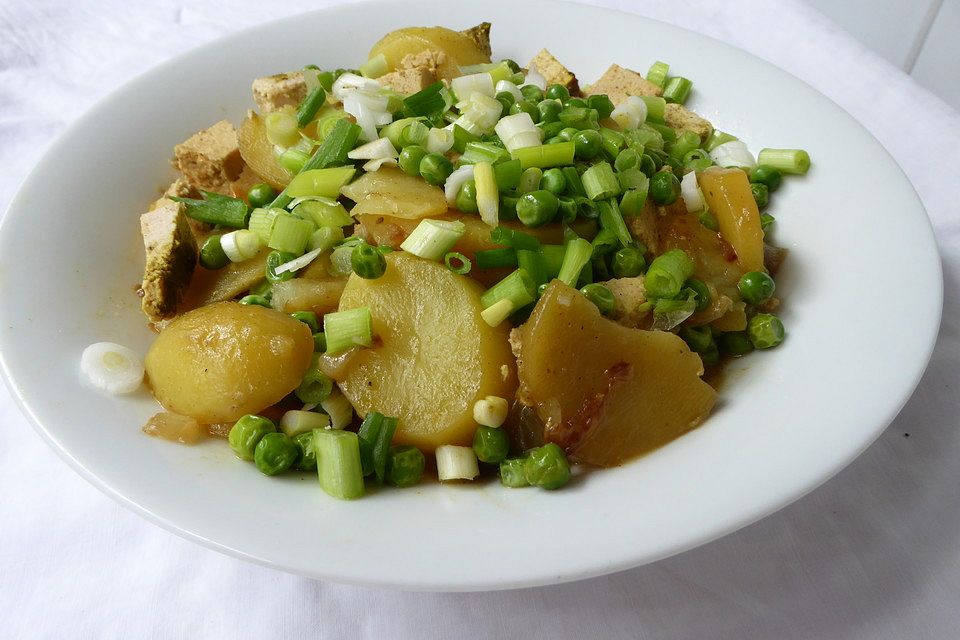 Tofu-Kartoffel-Erbsen-Pfanne