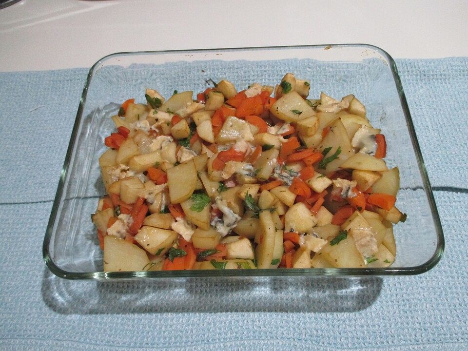 Möhren-Birnen-Kartoffelauflauf mit Gorgonzola von movostu| Chefkoch