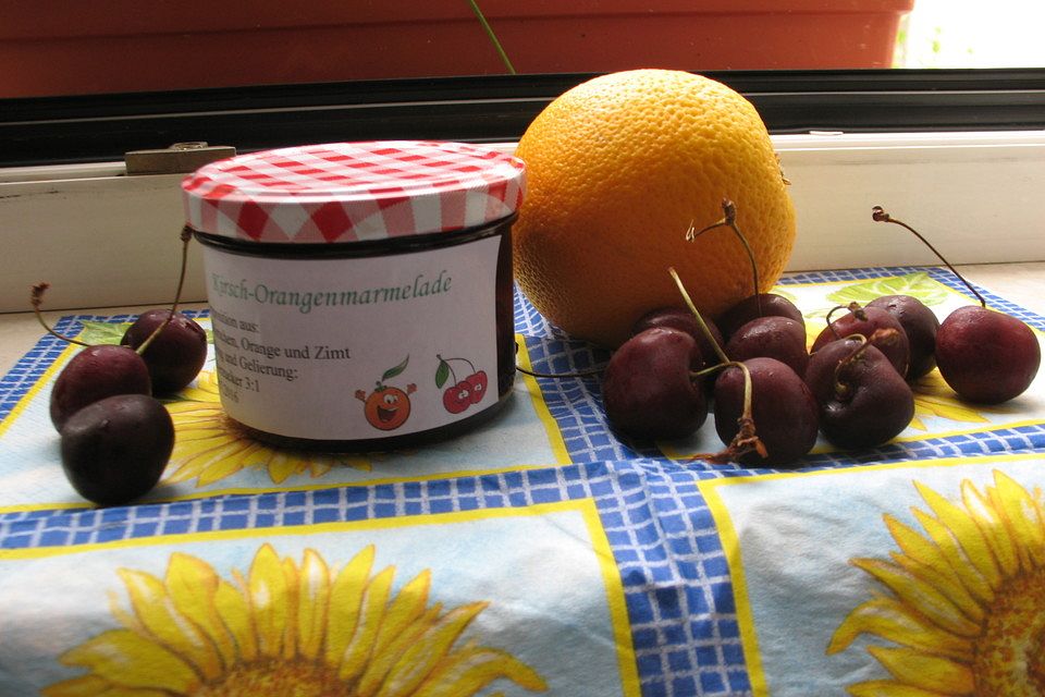 Kirsch-Orangenmarmelade mit Pfiff