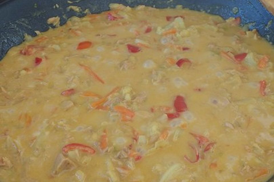 Asiatische Thunfisch-Curry-Kokos-Pfanne