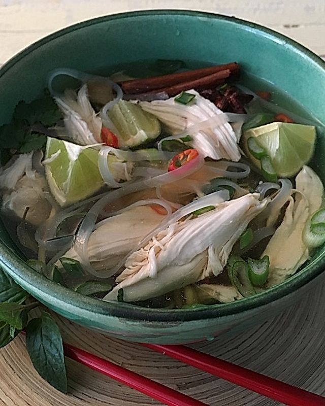 Pho Bo Suppe mit Hähnchen