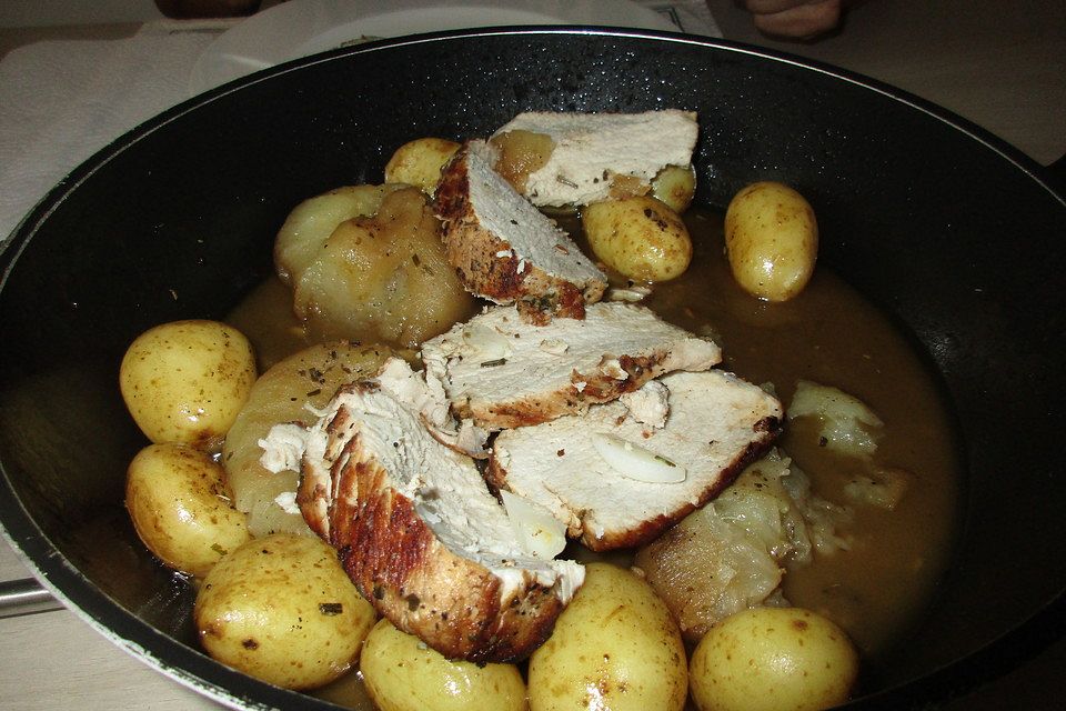 Schweinerückenbraten mit Äpfeln nach Art des Perigord