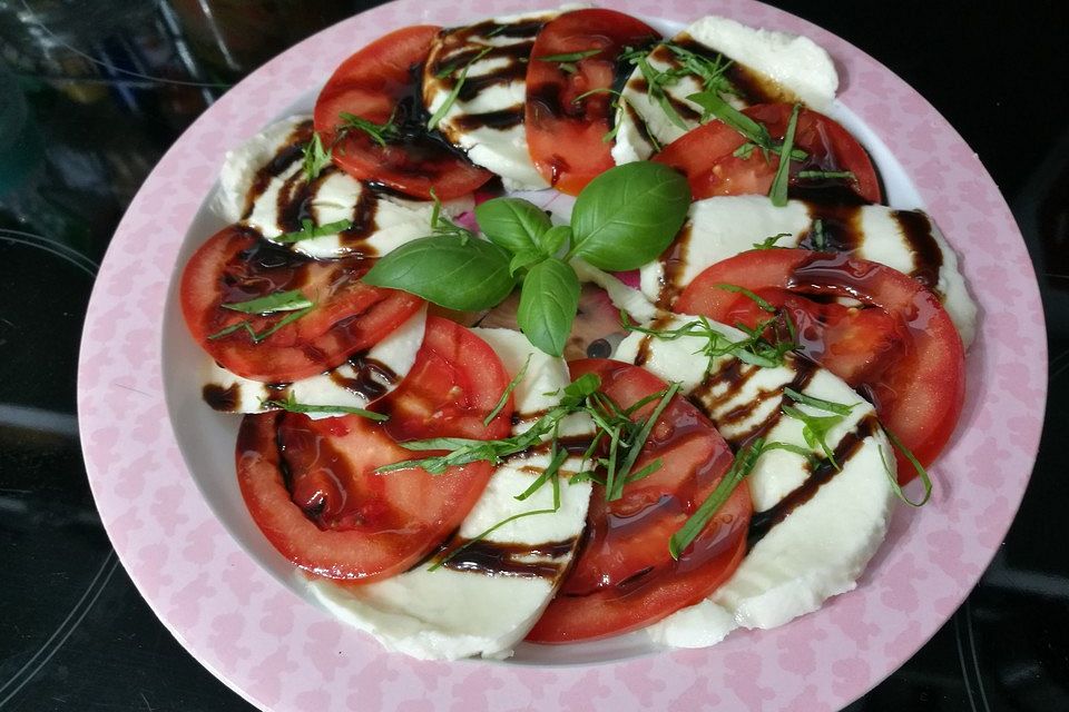 Scharfes Tomate-Mozzarella-Carpaccio