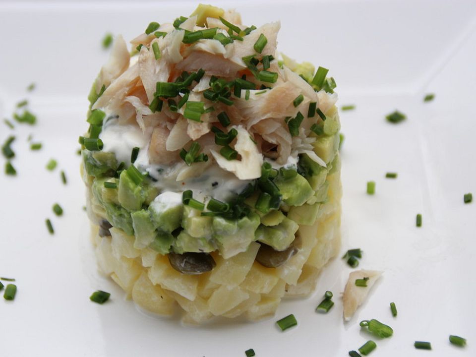 Kartoffelsalat mit Forelle und Avocado - Kochen Gut | kochengut.de