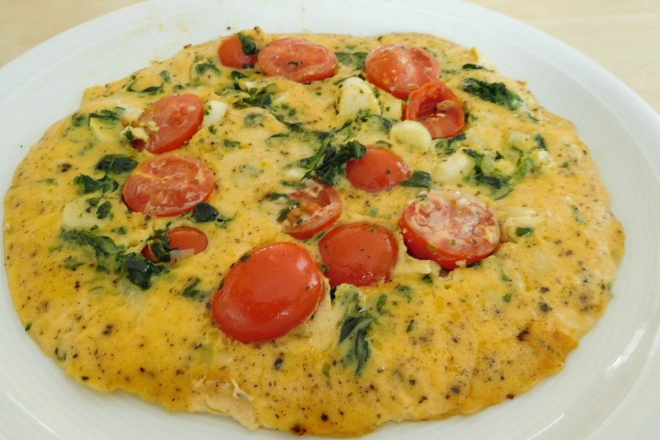 Omelette mit Tomaten, Spinat und Spargel