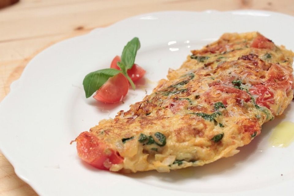 Omelette mit Tomaten, Spinat und Spargel