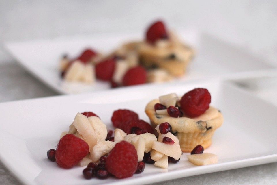 Käsekuchen-Muffins mit Obstsalat-Topping