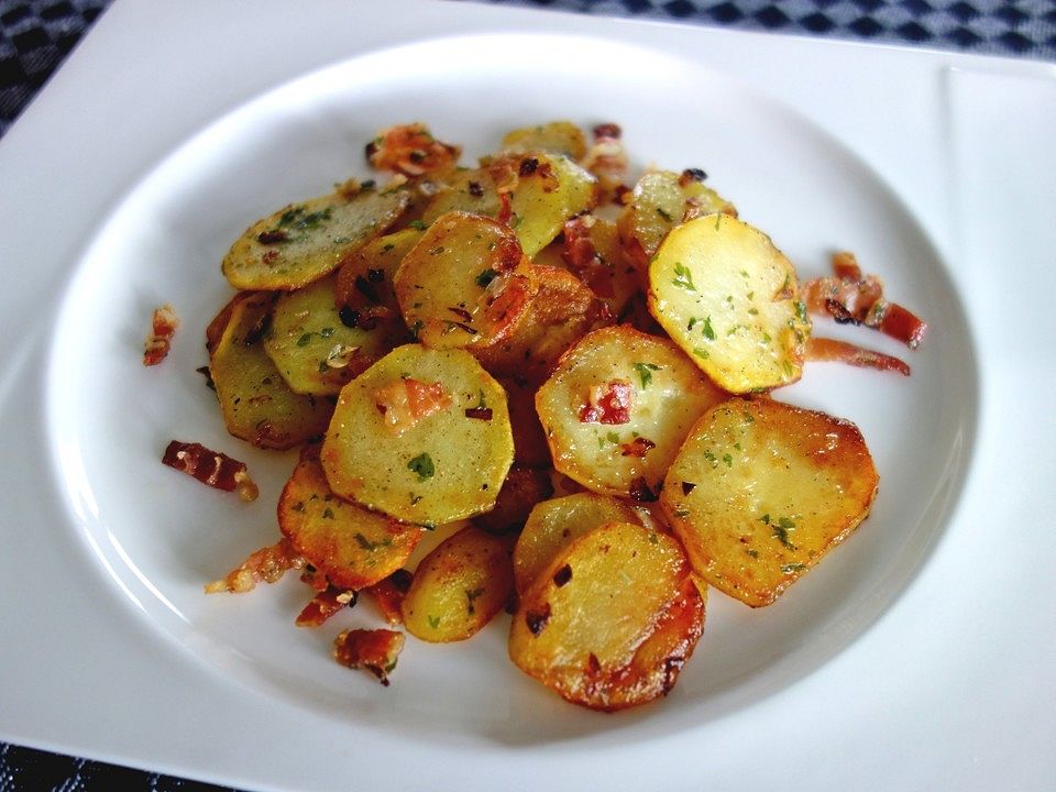 Bratkartoffeln aus rohen Kartoffeln von Ebenezer| Chefkoch