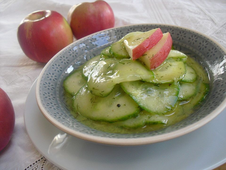 Gurkensalat mit Honig-Senf-Apfel-Dressing von patty89| Chefkoch