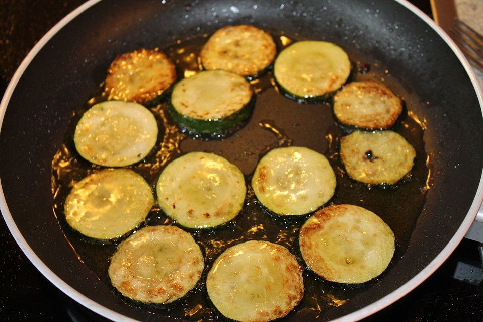 Gebratene Zucchini