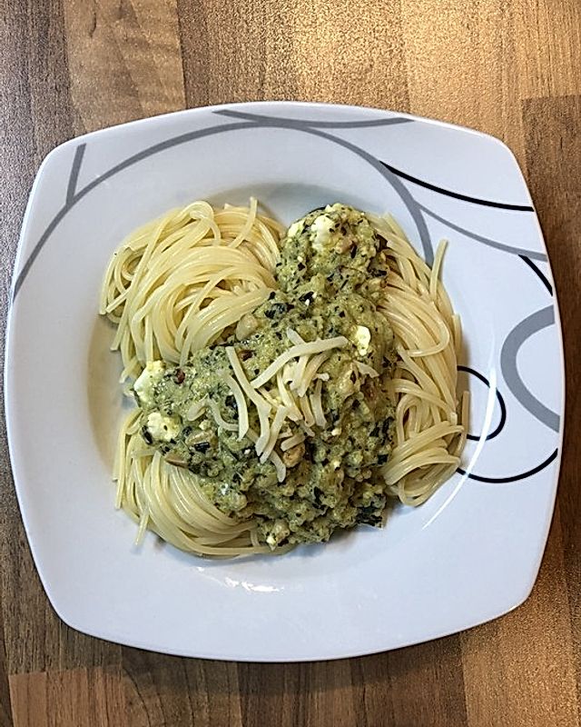 Spaghetti mit Zucchinisauce