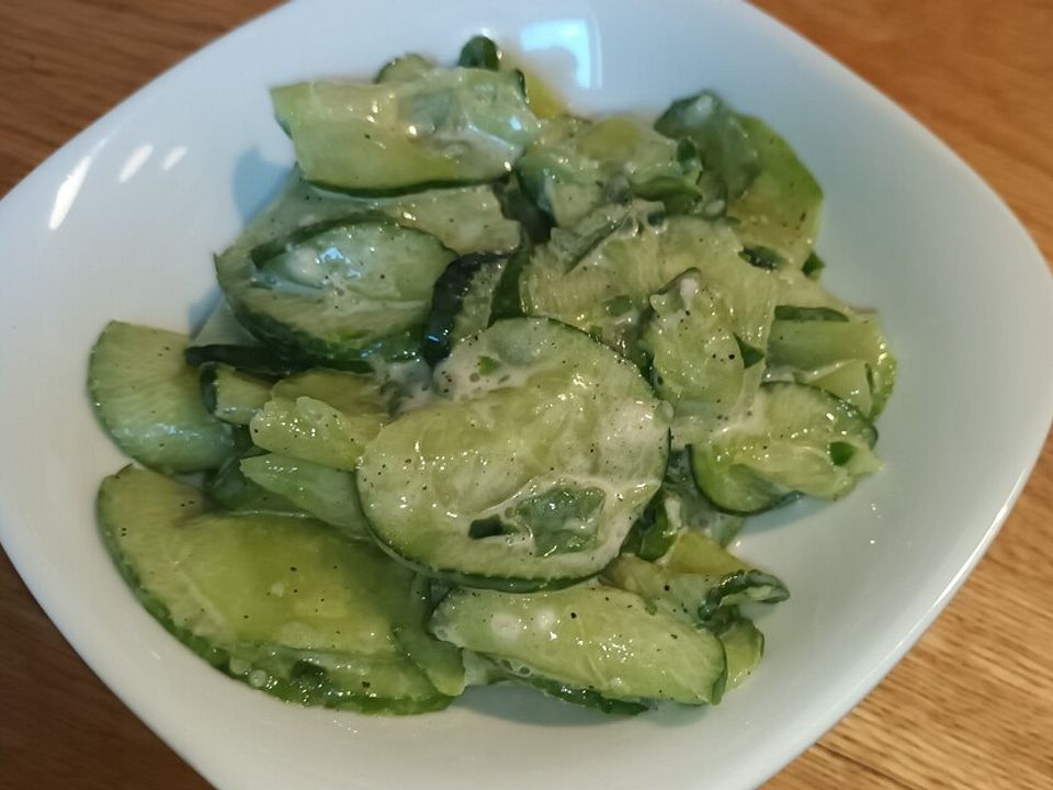 Süßer Gurkensalat in Kefir-Dill-Dressing von patty89| Chefkoch