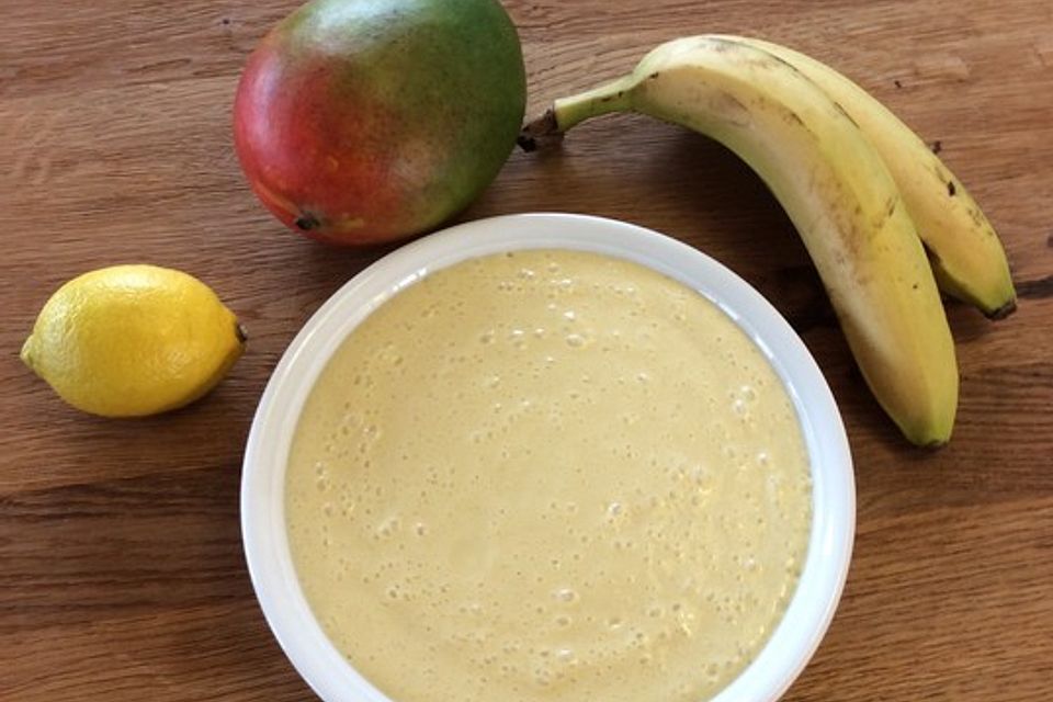 Bananen-Kaltschale mit Mango