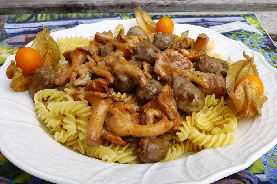 Pasta mit Merguez und Pfifferlingen