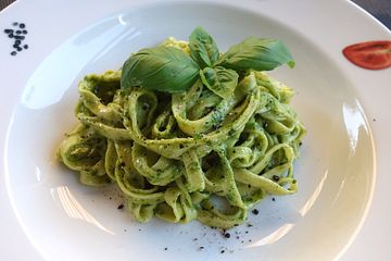 Basilikumpesto Mit Pinienkernen Von He Fe Chefkoch 