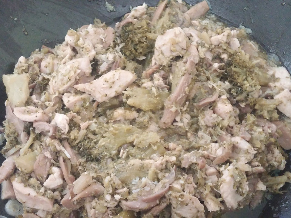Hähnchenstreifen mit Brokkoli und Austernpilzen aus dem Wok von ...