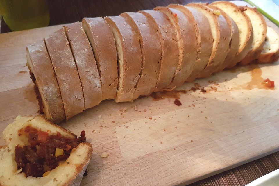 Quark-Brot mit Gemüsefüllung