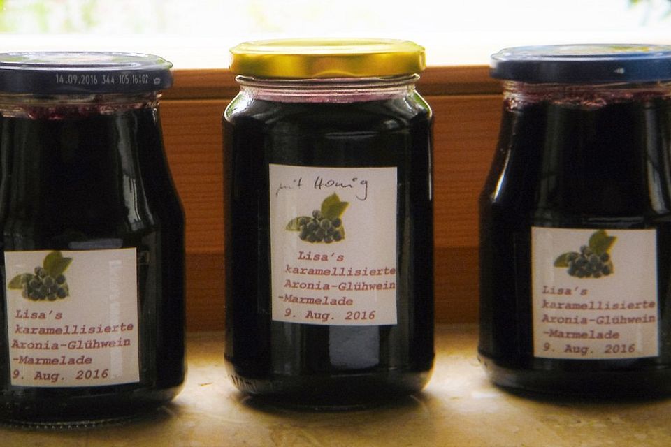 Karamellisierte Aronia-Glühwein-Konfitüre